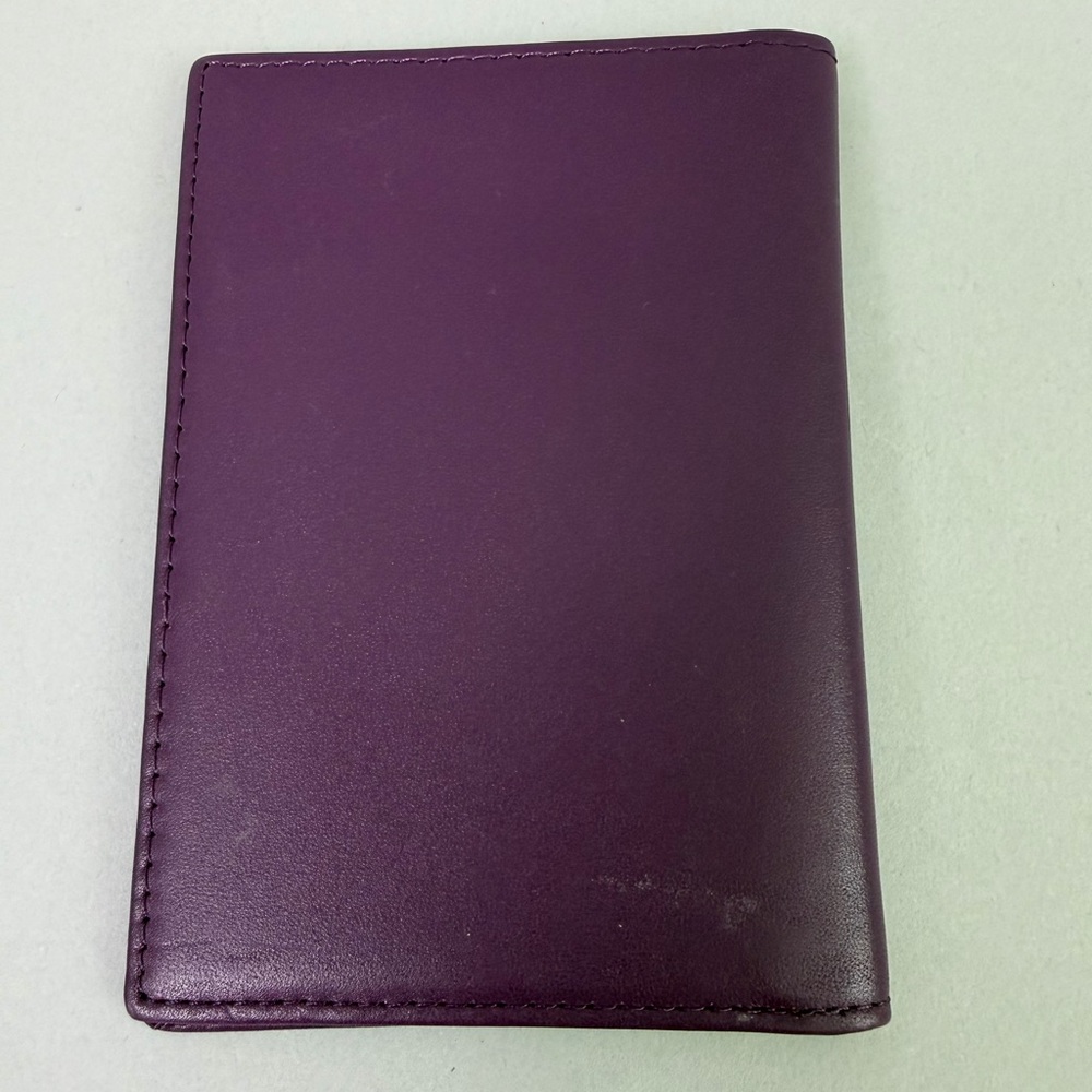 Gilmore Girls “In Omnia Paratus” Passport Holder Travel Wallet - Picture 3 of 3